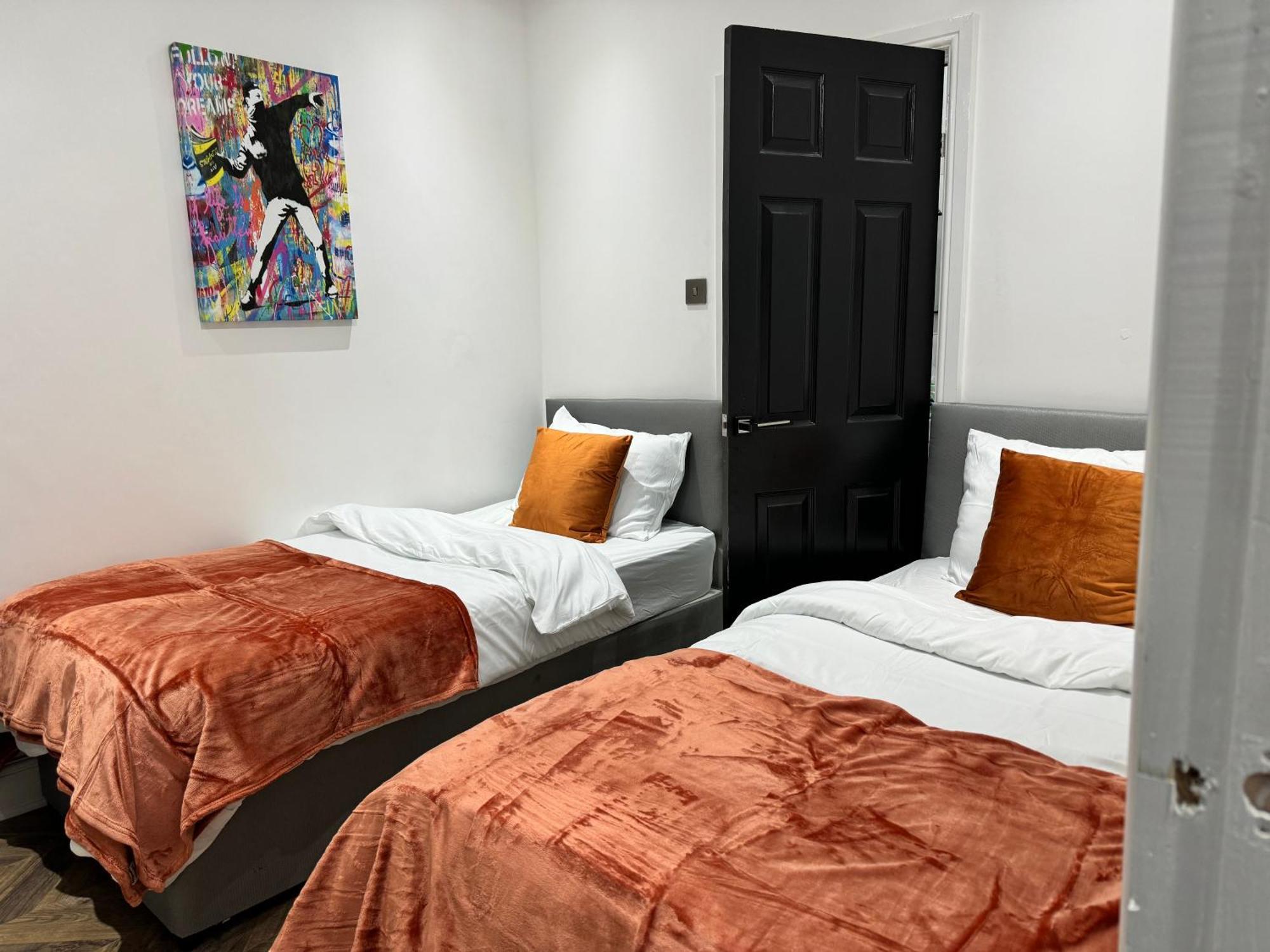 4 Bed 4 Bath House With Free Parking, 5 Mins To Lfc And 15 Mins To City Centre Liverpool Exteriér fotografie