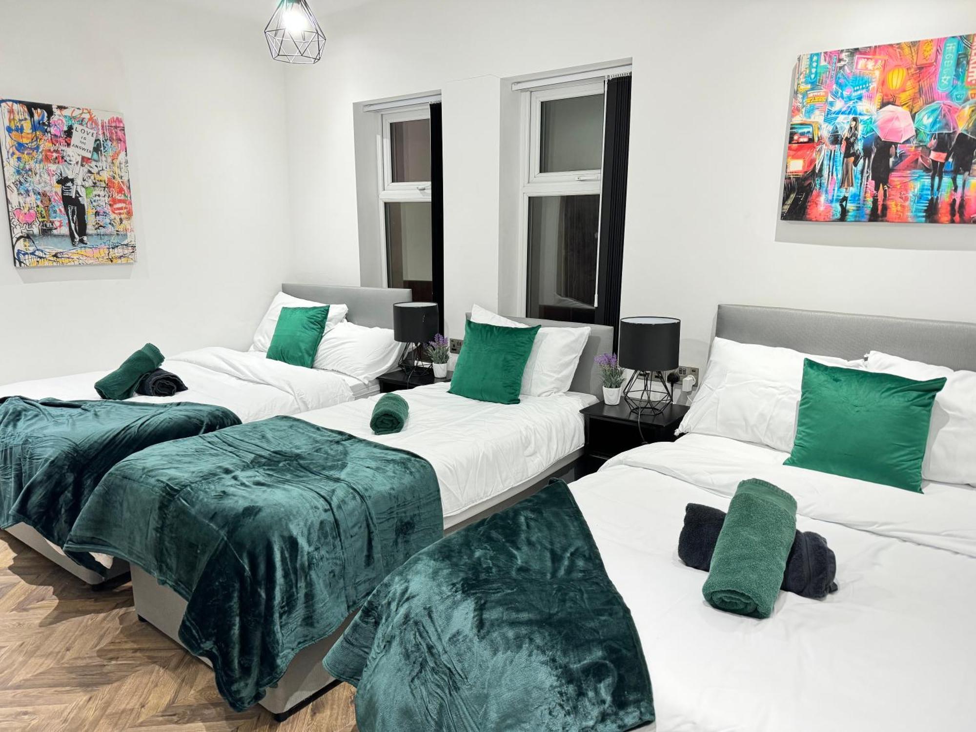 4 Bed 4 Bath House With Free Parking, 5 Mins To Lfc And 15 Mins To City Centre Liverpool Exteriér fotografie